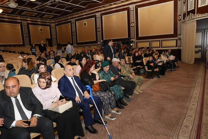 Xırdalanda “Jest dilində vətən və vətənpərvərlik mövzusu” layihəsinin yekun tədbiri keçirildi — FOTOLAR Xırdalanda “Jest dilində vətən və vətənpərvərlik mövzusu” layihəsinin yekun tədbiri keçirildi — FOTOLAR
