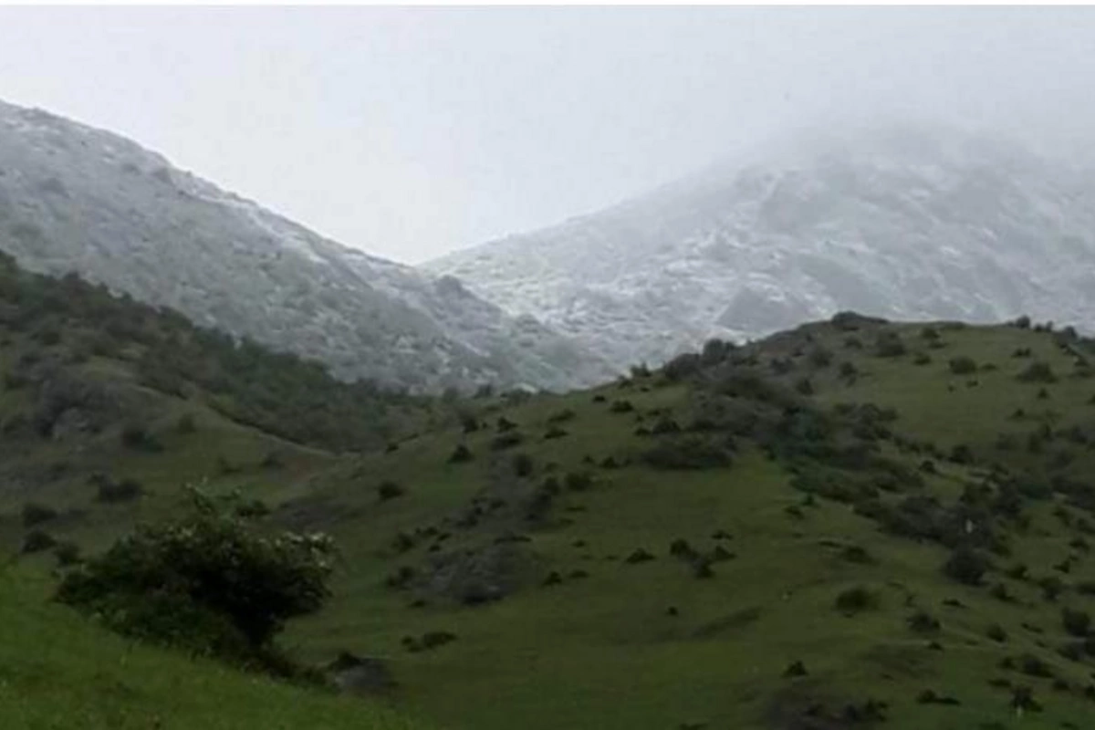 Lerikin dağlıq kəndlərinə qar yağır — FOTO