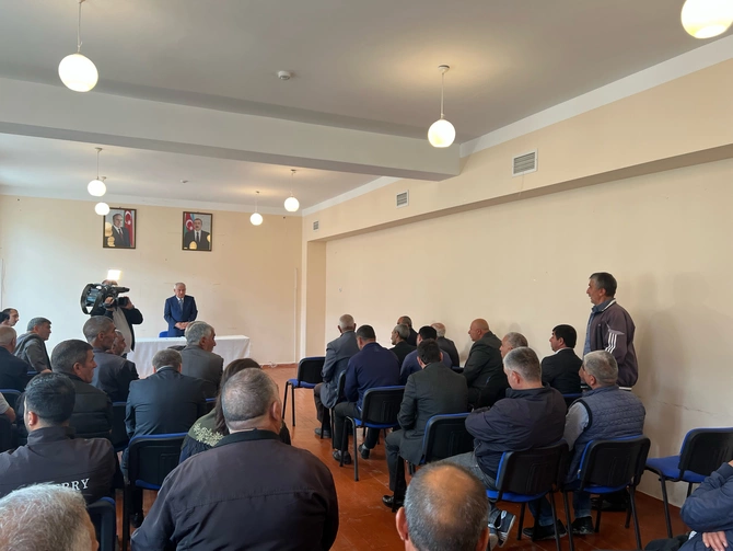 Alı Alıyev Sabirabadda səyyar-qəbul keçirdi — FOTOLAR Alı Alıyev Sabirabadda səyyar-qəbul keçirdi — FOTOLAR