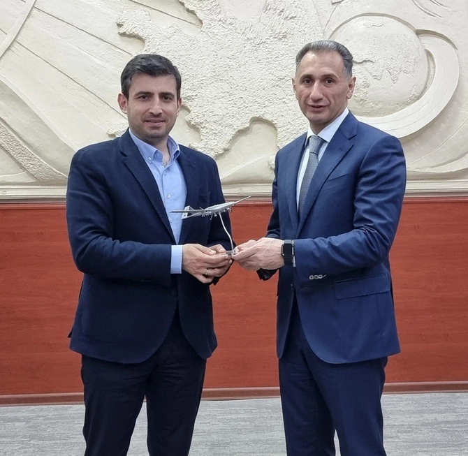 Rəşad Nəbiyev Selçuk Bayraktarla görüşdü — FOTO Rəşad Nəbiyev Selçuk Bayraktarla görüşdü — FOTO
