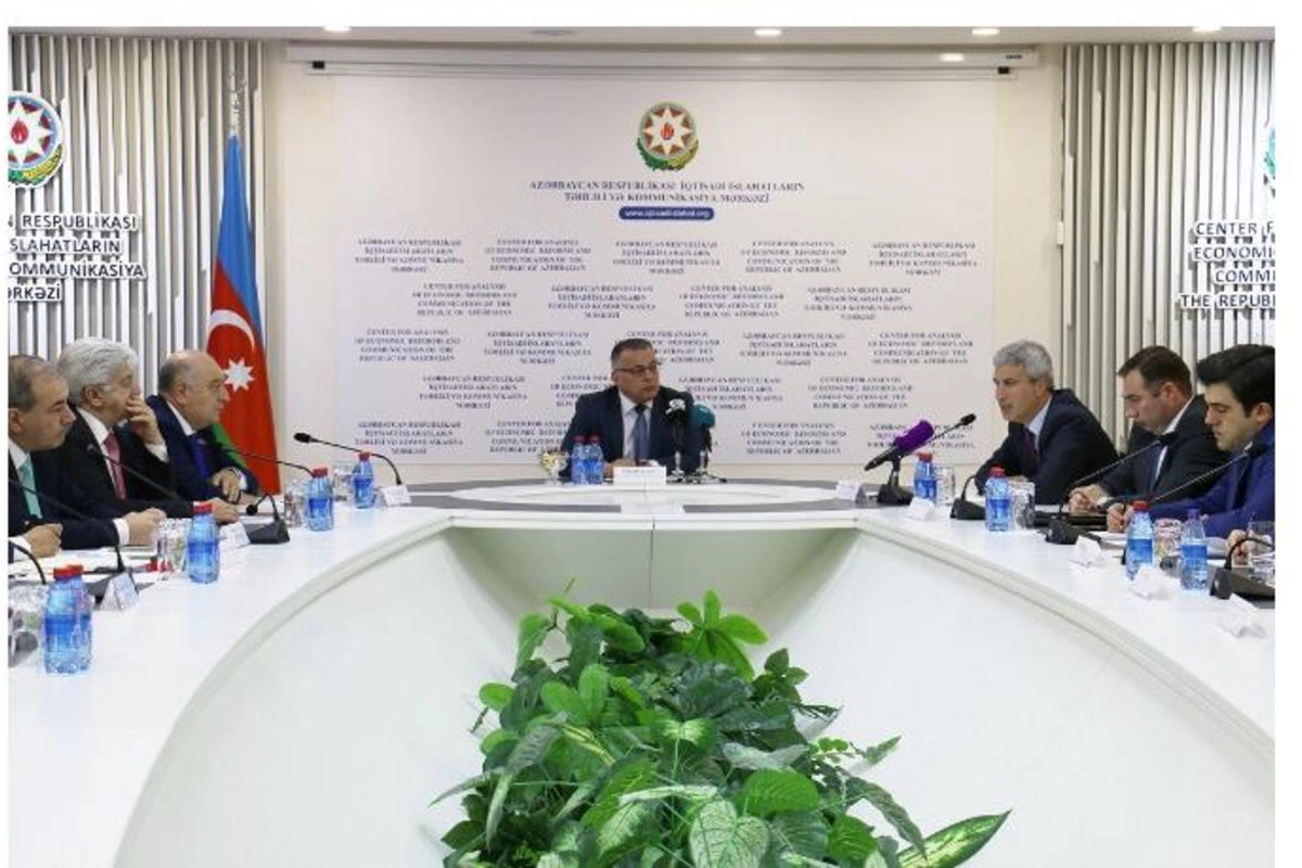 Sahibkarlara birgə “Əmək və Məşğulluq” altsisteminə dair müzakirə aparılıb — FOTOLAR