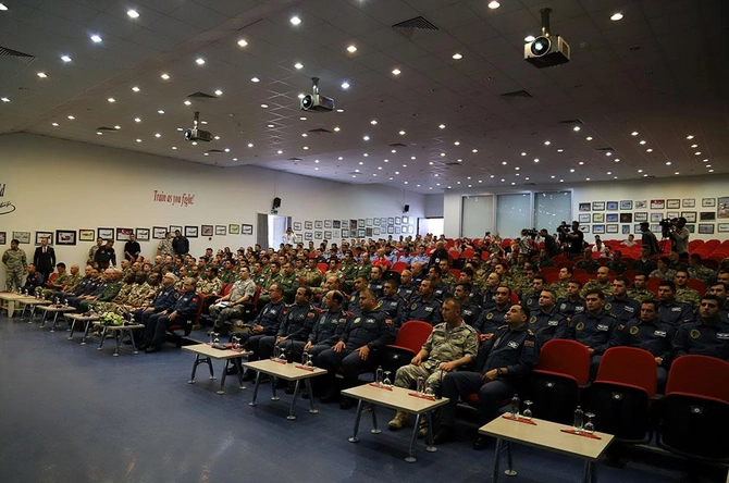 Azərbaycan hərbi pilotları beynəlxalq təlimdə — VİDEO