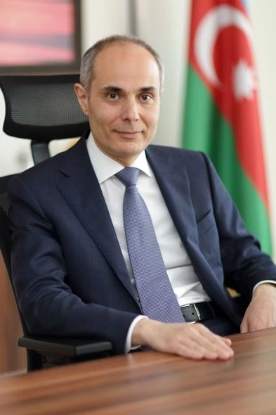 Su İdmanı Sarayının sabiq direktoru: “Desəm ki, Azad Rəhimovun qaynı olduğum üçün sıxışdırıldım...” Su İdmanı Sarayının sabiq direktoru: “Desəm ki, Azad Rəhimovun qaynı olduğum üçün sıxışdırıldım...”