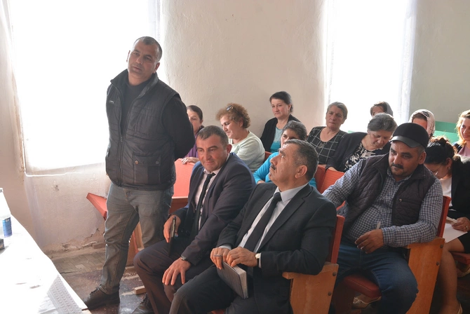 Neftçala Rayon İcra Hakimiyyətinin başçısı vətəndaşları qəbul edib — FOTOLAR Neftçala Rayon İcra Hakimiyyətinin başçısı vətəndaşları qəbul edib — FOTOLAR