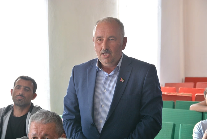 Neftçala Rayon İcra Hakimiyyətinin başçısı vətəndaşları qəbul edib — FOTOLAR Neftçala Rayon İcra Hakimiyyətinin başçısı vətəndaşları qəbul edib — FOTOLAR