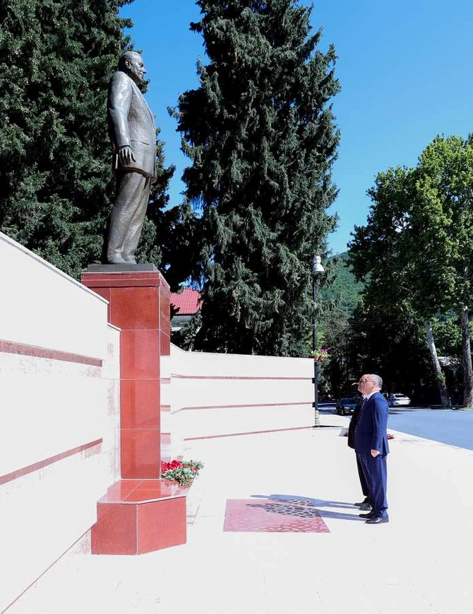 Səfər Mehdiyev Qaxda vətəndaşları qəbul etdi — FOTOLAR