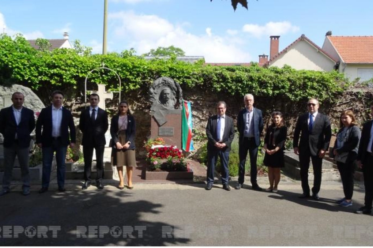 Fransada Azərbaycan Xalq Cümhuriyyəti üzvlərinin məzarları ziyarət edildi — FOTOLAR