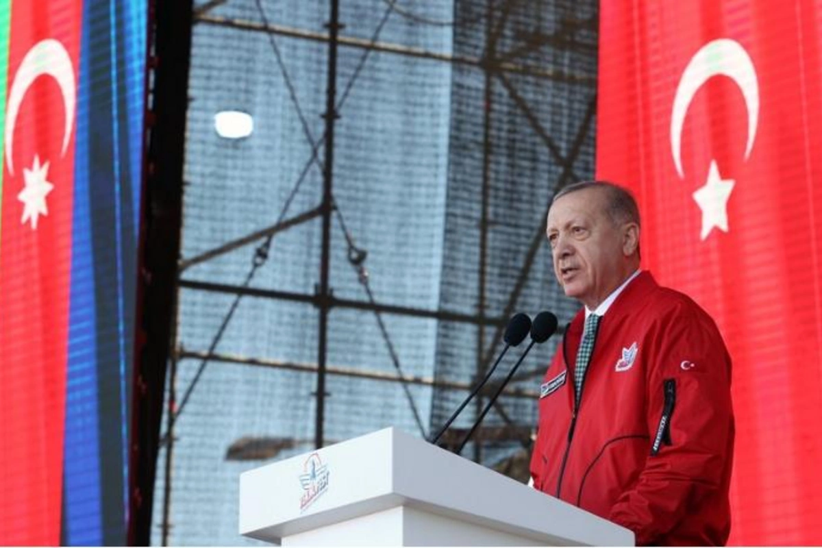 Ərdoğan Bəxtiyar Vahabzadənin məşhur şeirini səsləndiridi