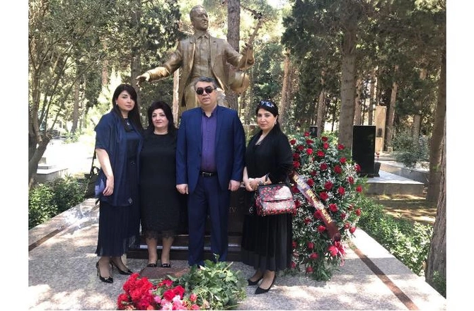 “Ad günü qeyd etməyi sevməzdi” — Habil Əliyevin doğum günündə qızı DANIŞDI “Ad günü qeyd etməyi sevməzdi” — Habil Əliyevin doğum günündə qızı DANIŞDI