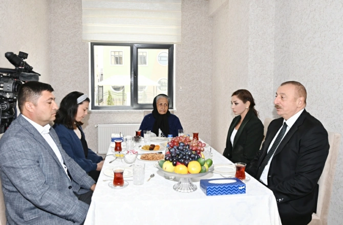 Mehriban Əliyevanın şəhid anası ilə səmimi DİALOQU