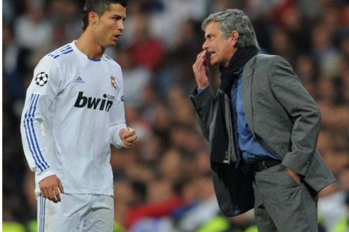 Ronaldo Mourinyonun klubuna keçir?
