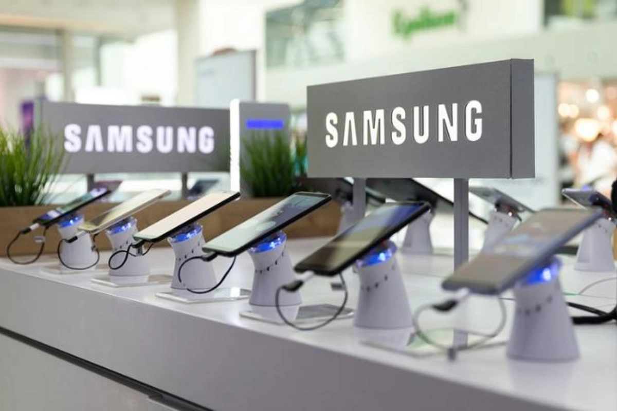 “Samsung” smartfon istehsalını azaltmağı planlaşdırır