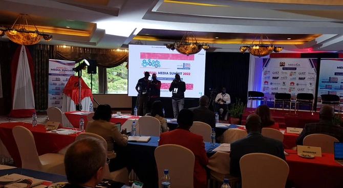 Əflatun Amaşov Ümumdünya Mətbuat Şuraları Assosiasiyasının illik toplantısında — FOTOLAR