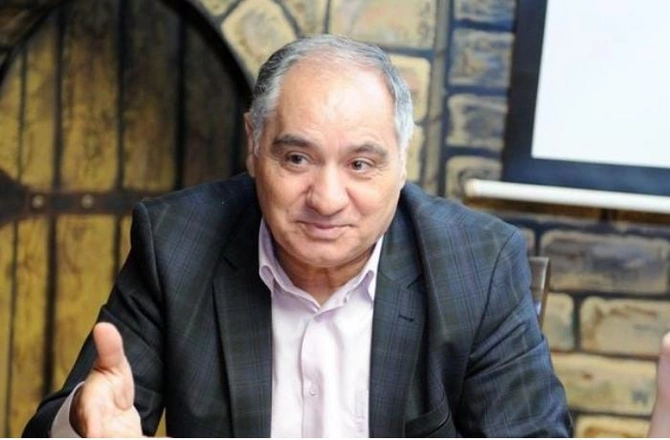 Professor həkimləri reklam edən aparıcılara: İnsanları qıcıqlandırmaq, heysiyyatı ilə oynamaq...