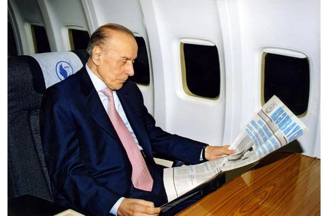 Yeni Azərbaycan qəzeti Mübariz Mənsimovu niyə tirajlayır? — Bir müsahibənin qaranlıq tərəfləri...