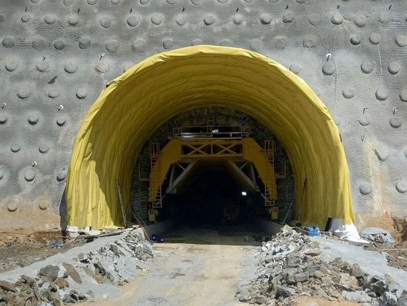 Əhmədbəyli-Füzuli-Şuşa yolundakı tunellərin tikintisindən yeni görüntülər