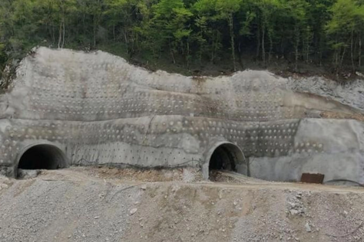 Əhmədbəyli-Füzuli-Şuşa yolundakı tunellərin tikintisindən yeni görüntülər