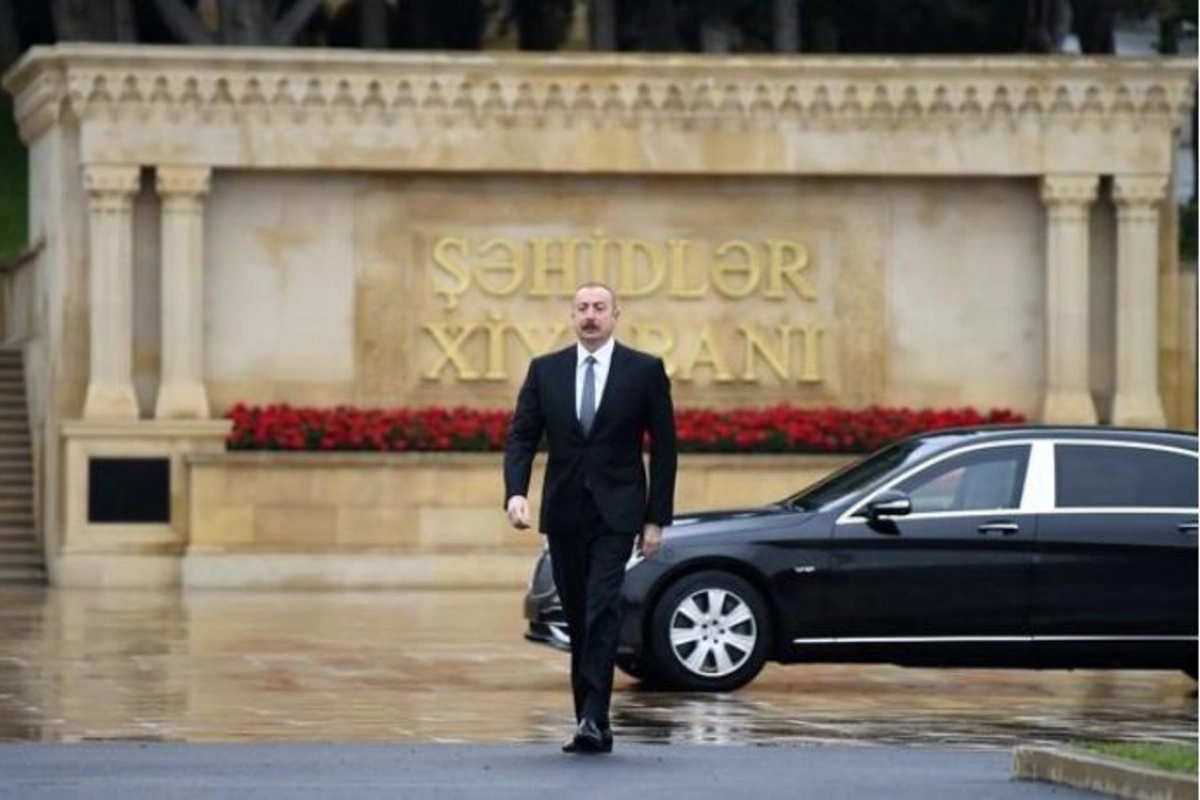 Prezident Qələbə uğrunda həlak olan Azərbaycan övladlarının xatirəsini ehtiramla andı — FOTOLAR
