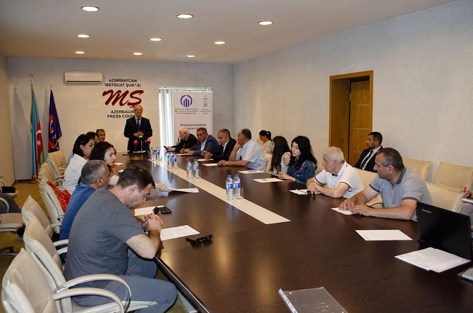 Mətbuat Şurasında beynəlxalq mediada Azərbaycan mövzusu ilə bağlı toplantı keçirildi — FOTOLAR