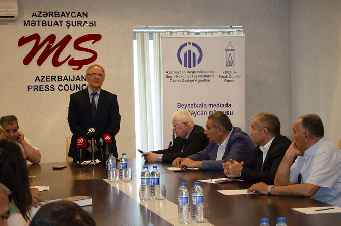 Mətbuat Şurasında beynəlxalq mediada Azərbaycan mövzusu ilə bağlı toplantı keçirildi — FOTOLAR