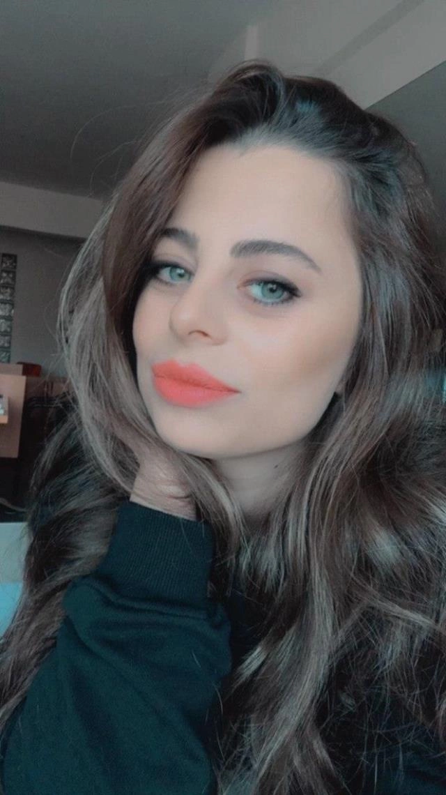 Hərbçi nişanlısını öldürən qıza 18 il həbs cəzası istənildi — FOTOLAR Hərbçi nişanlısını öldürən qıza 18 il həbs cəzası istənildi — FOTOLAR