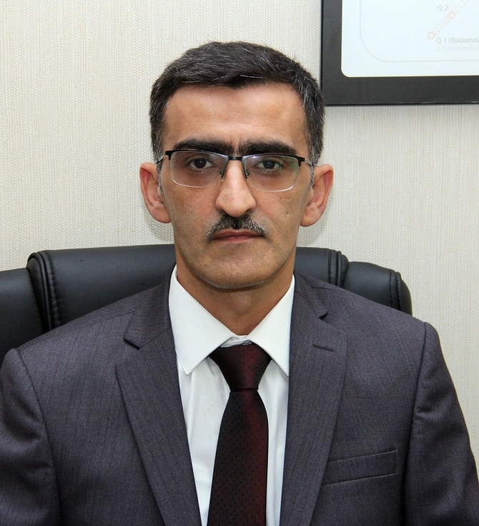 Bakı metrosunun sözçüsü: “Polis əməkdaşı o sərnişini saxlaya bilməz” Bakı metrosunun sözçüsü: “Polis əməkdaşı o sərnişini saxlaya bilməz”