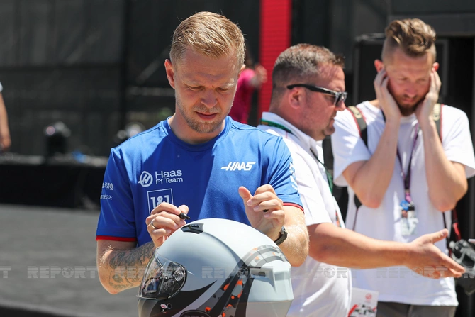 “Formula 1” pilotları Bakıda növbəti avtoqraf sessiyasında iştirak etdi — FOTOLAR