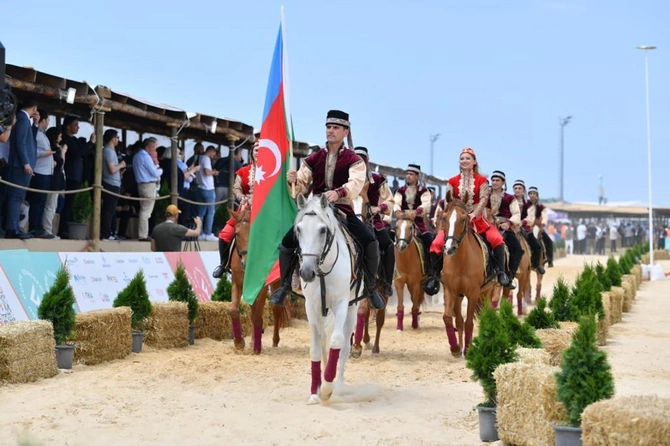 Qarabağ atları V Etnospor Mədəniyyət Festivalında — FOTOLAR