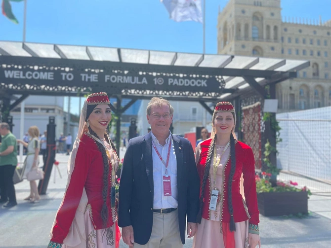 ABŞ səfiri Bakı Şəhər Halqasını ziyarət etdi — FOTOLAR