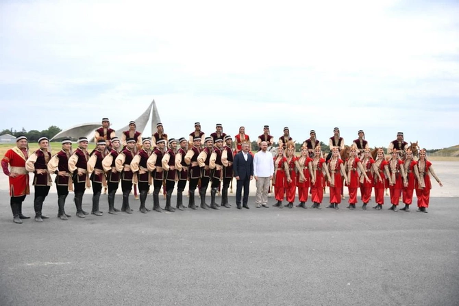 Qarabağ atları V Etnospor Mədəniyyət Festivalında — FOTOLAR