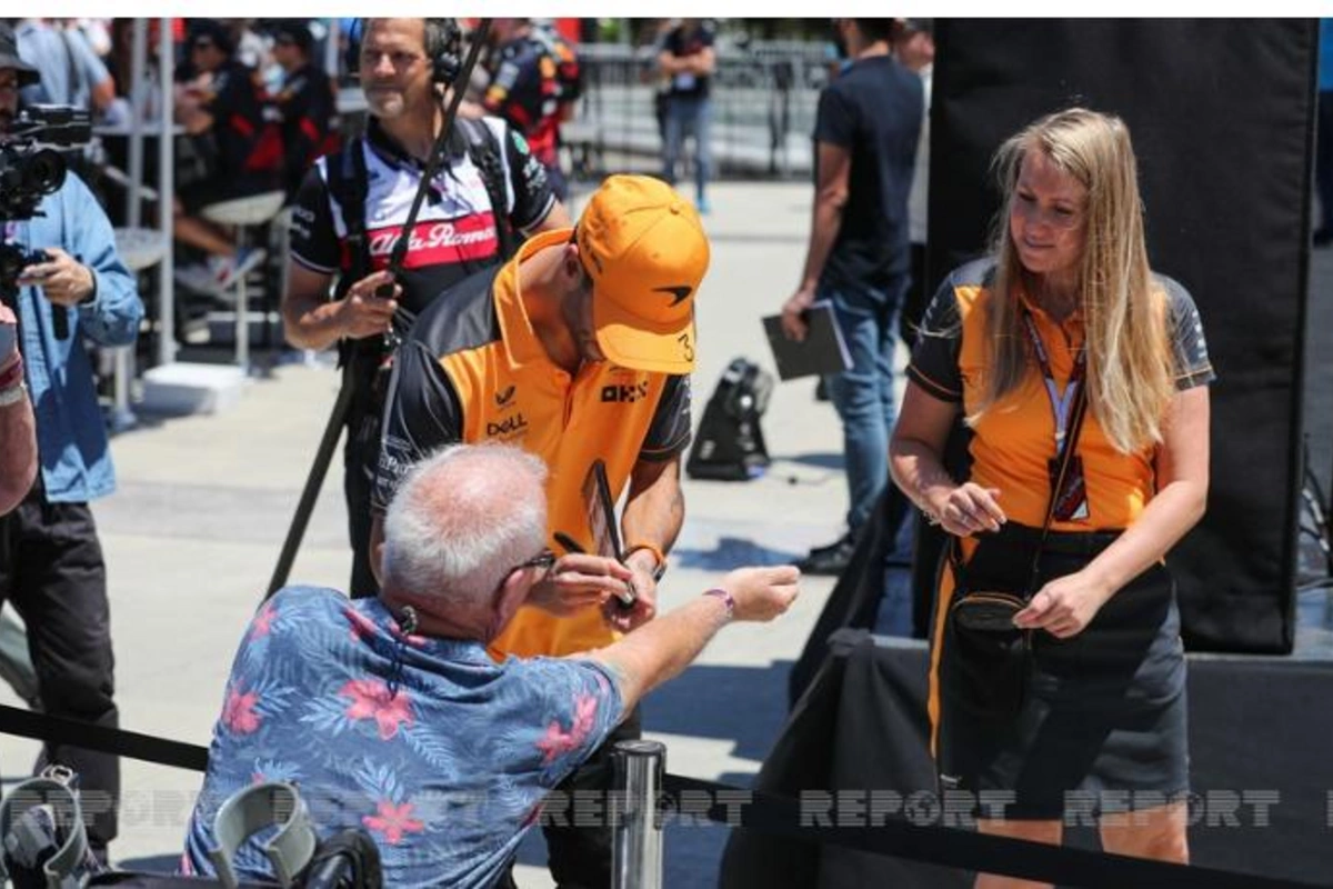 “Formula 1” pilotları Bakıda növbəti avtoqraf sessiyasında iştirak etdi — FOTOLAR