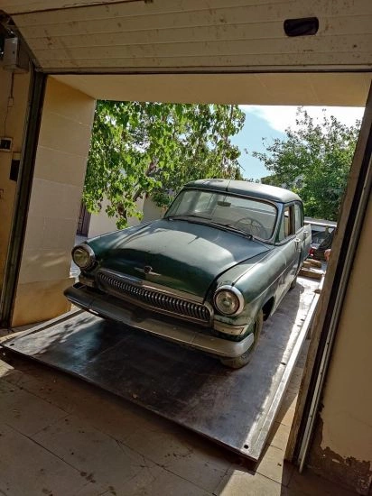 Sabiq deputat Rusiyaya etiraz olaraq “GAZ M-21” markalı avtomobilini satışa çıxardı — FOTO