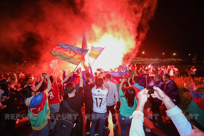Avropa çempionu olan Azərbaycanın minifutbol millisi Vətənə qayıtdı — FOTOLAR