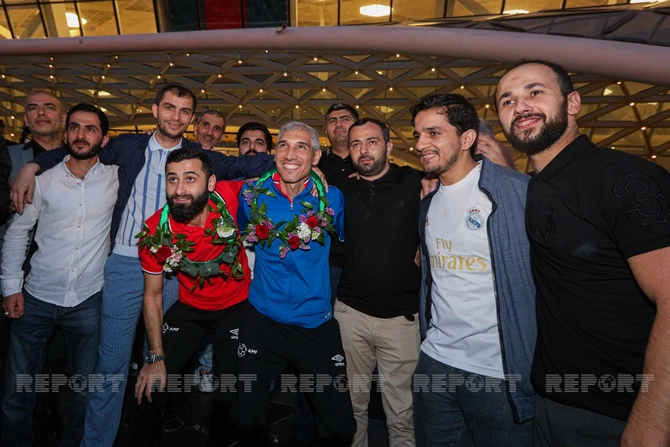 Avropa çempionu olan Azərbaycanın minifutbol millisi Vətənə qayıtdı — FOTOLAR