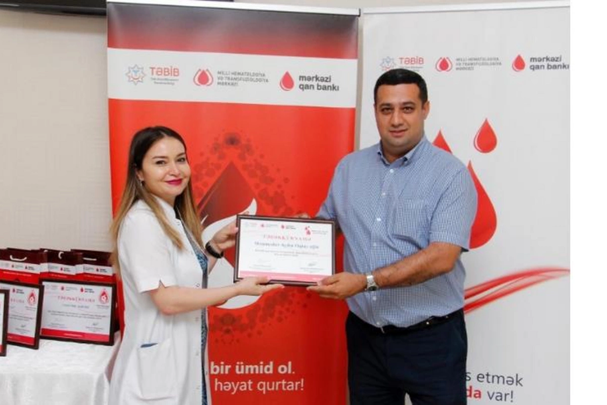 Könüllü qan donorları təltif olunublar