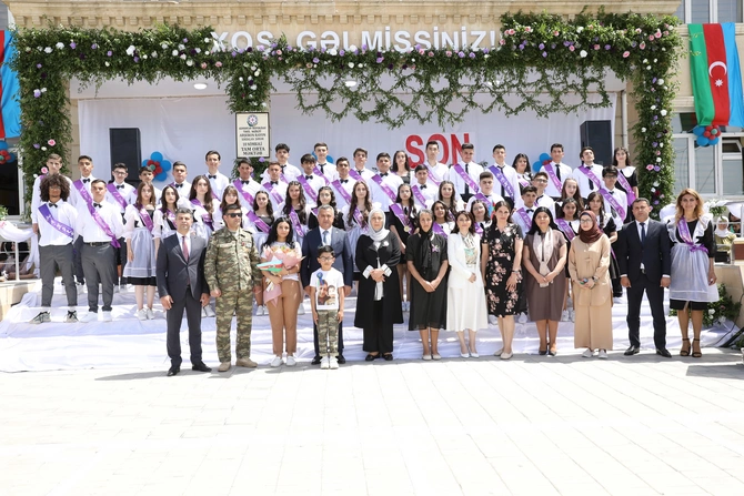 Abşeronun tam orta məktəblərində “Son zəng” tədbirləri keçirildi — FOTOLAR