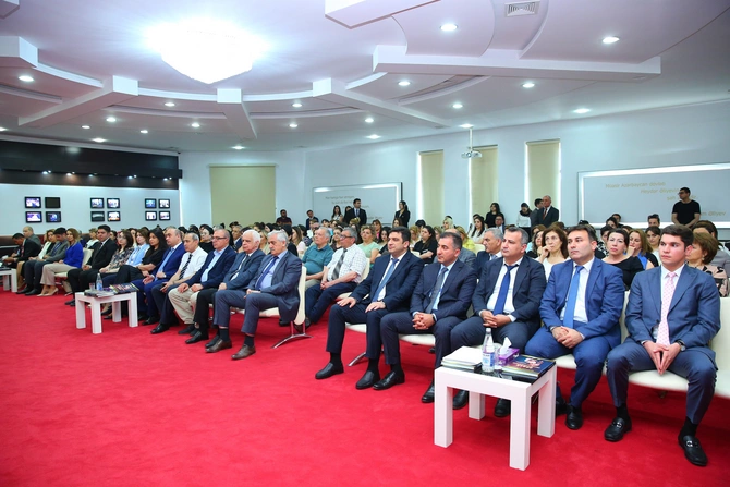 “Müasir Azərbaycan tibb tarixində Heydər Əliyev faktoru” adlı panel diskussiyası keçirildi — FOTOLAR “Müasir Azərbaycan tibb tarixində Heydər Əliyev faktoru” adlı panel diskussiyası keçirildi — FOTOLAR