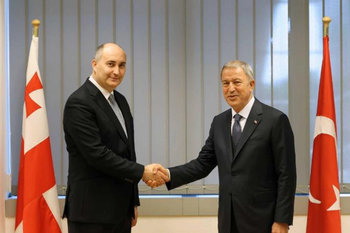 Hulusi Akar gürcü həmkarı ilə Qafqazda təhlükəsizliyi müzakirə etdi