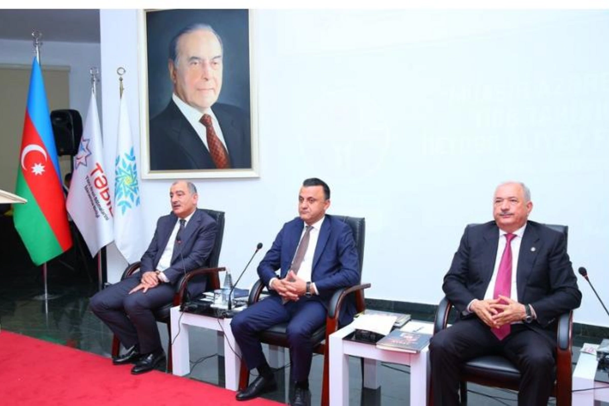 “Müasir Azərbaycan tibb tarixində Heydər Əliyev faktoru” adlı panel diskussiyası keçirildi — FOTOLAR