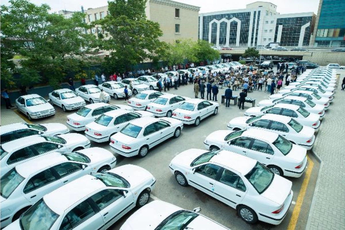 Milli Qurtuluş Günündə Vətən müharibəsi əlillərinə avtomobil verildi — FOTOLOR