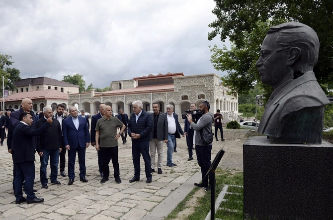 Beynəlxalq konfransın nümayəndələri Şuşaya səfər etdilər — FOTOLAR