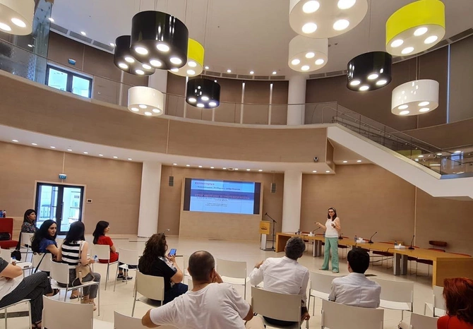 ADA-da “Publisistika və Köşə Yazarlığı” mövzusunda seminar keçirildi — FOTOLAR ADA-da “Publisistika və Köşə Yazarlığı” mövzusunda seminar keçirildi — FOTOLAR