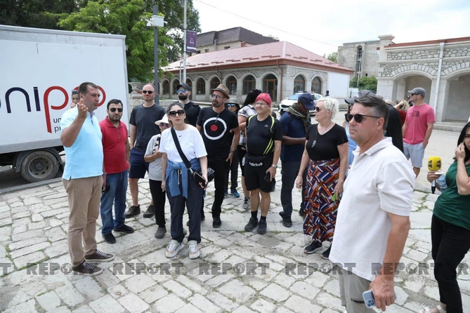 Xarici səyyahlar Şuşada — FOTOLAR Xarici səyyahlar Şuşada — FOTOLAR
