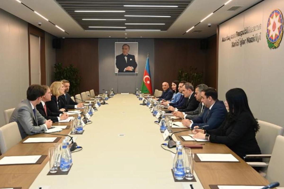 Ceyhun Bayramov ABŞ Dövlət katibinin köməkçisi ilə görüşdü