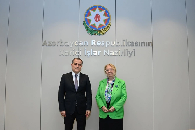 Ceyhun Bayramov BMT-nin Cenevrə bölməsinin baş direktoru ilə görüşdü — FOTO Ceyhun Bayramov BMT-nin Cenevrə bölməsinin baş direktoru ilə görüşdü — FOTO