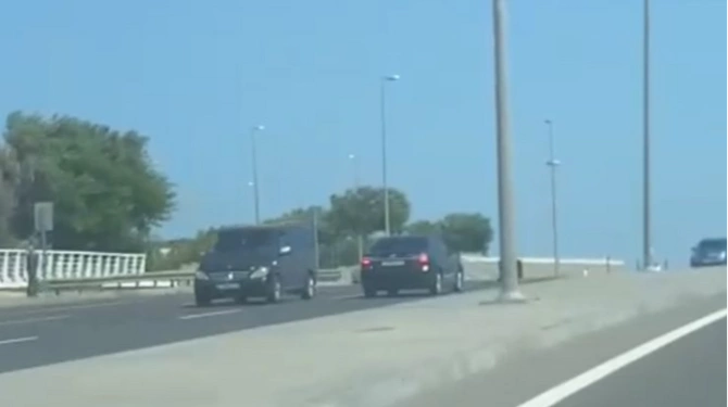 Bakıda “AA” seriyalı avtomobilin sürücüsü “protiv” gedib şou göstərdi — VİDEO