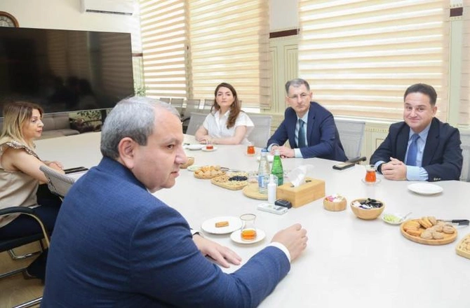 BDU və “Xəzər TV” arasında əməkdaşlıq müqaviləsi imzalandı — FOTOLAR