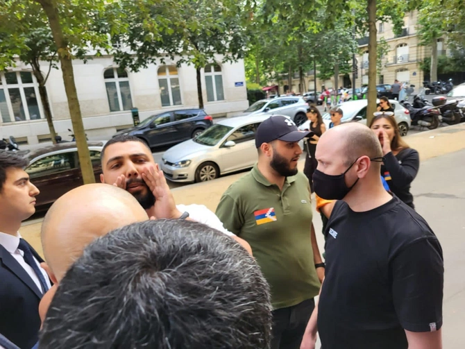 Fransada erməni təxribatı ilə bağlı Azərbaycan səfirliyindən AÇIQLAMA (FOTOLAR) Fransada erməni təxribatı ilə bağlı Azərbaycan səfirliyindən AÇIQLAMA (FOTOLAR)