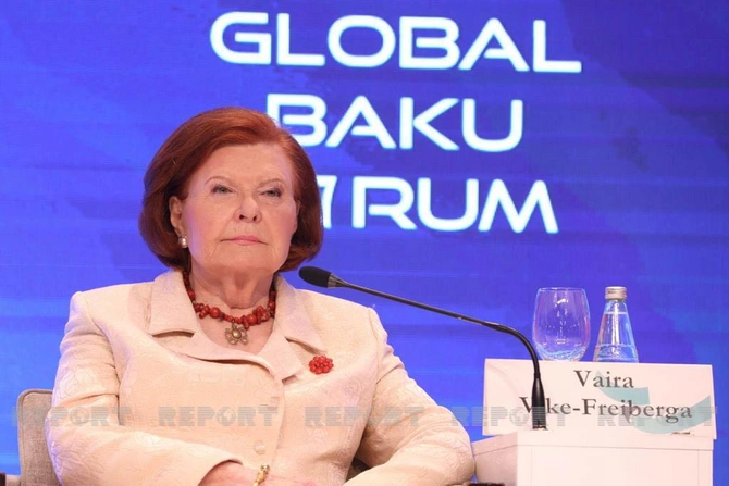 Bakı Forumu: “Qlobal dünya nizamına təhdidlər” mövzusunda panel iclası keçirildi