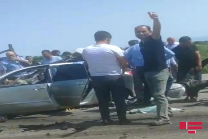 Minik avtomobili “Azpetrol”-un maşınına çırpıldı, iki hərbçimiz xəsarət aldı — FOTO